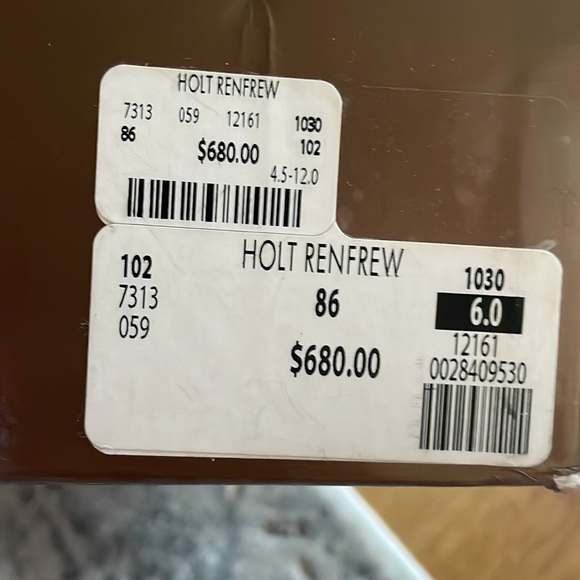 Authentic Gucci  size 6 - Picture 4 of 17